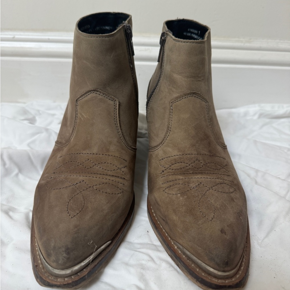 Steve Madden Cowboy Style Boots